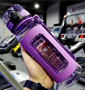Спортивная бутылка